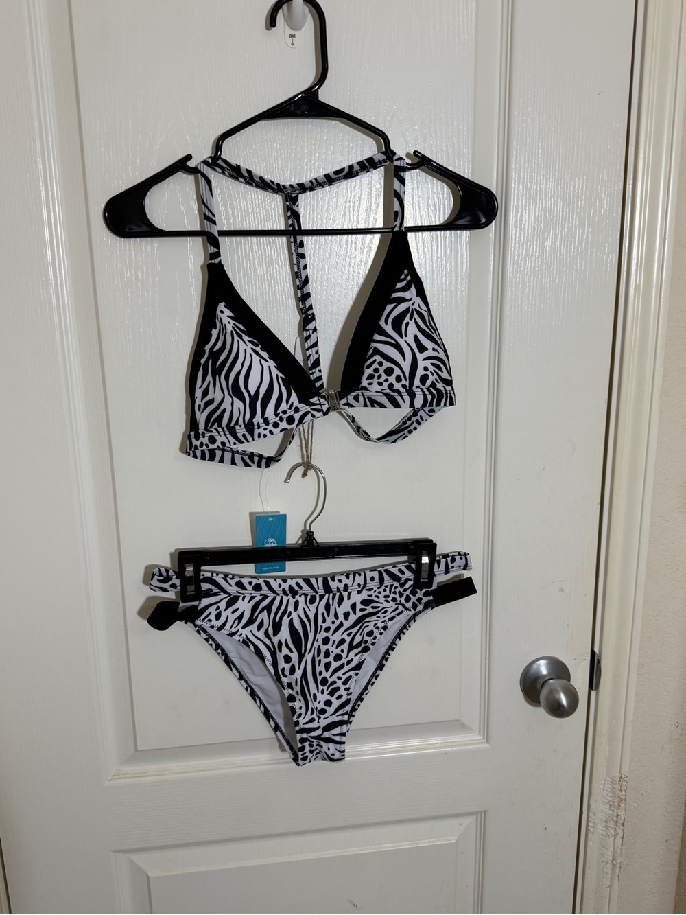 Cupshe Black White Zebra Bikini Set Cutout Hip Strappy Halter Swimsuit NWT M